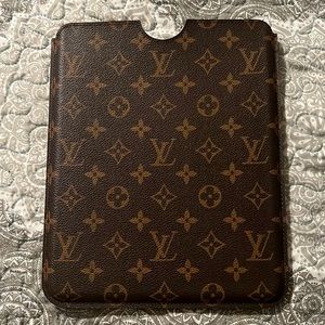 Louis Vuitton I pad cover ,It’s iPad three generation. Make offer!